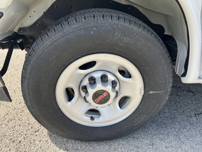 2025 GMC Savana Cutaway 3500 1WT