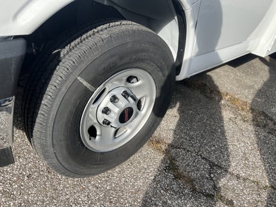 2025 GMC Savana Cutaway 3500 1WT