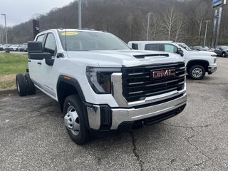 2026 GMC Sierra 3500 HD Chassis Cab Pro
