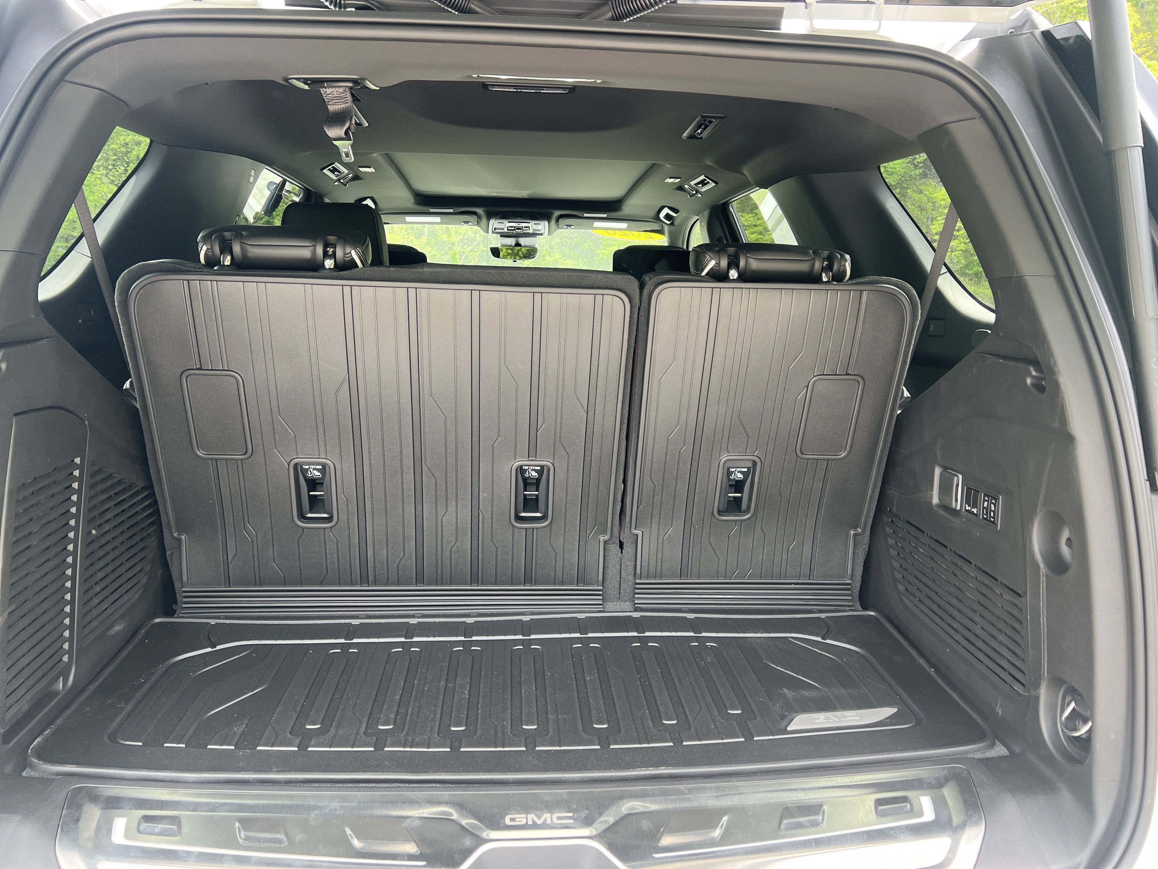 2026 GMC Yukon AT4 Ultimate - Photo 14