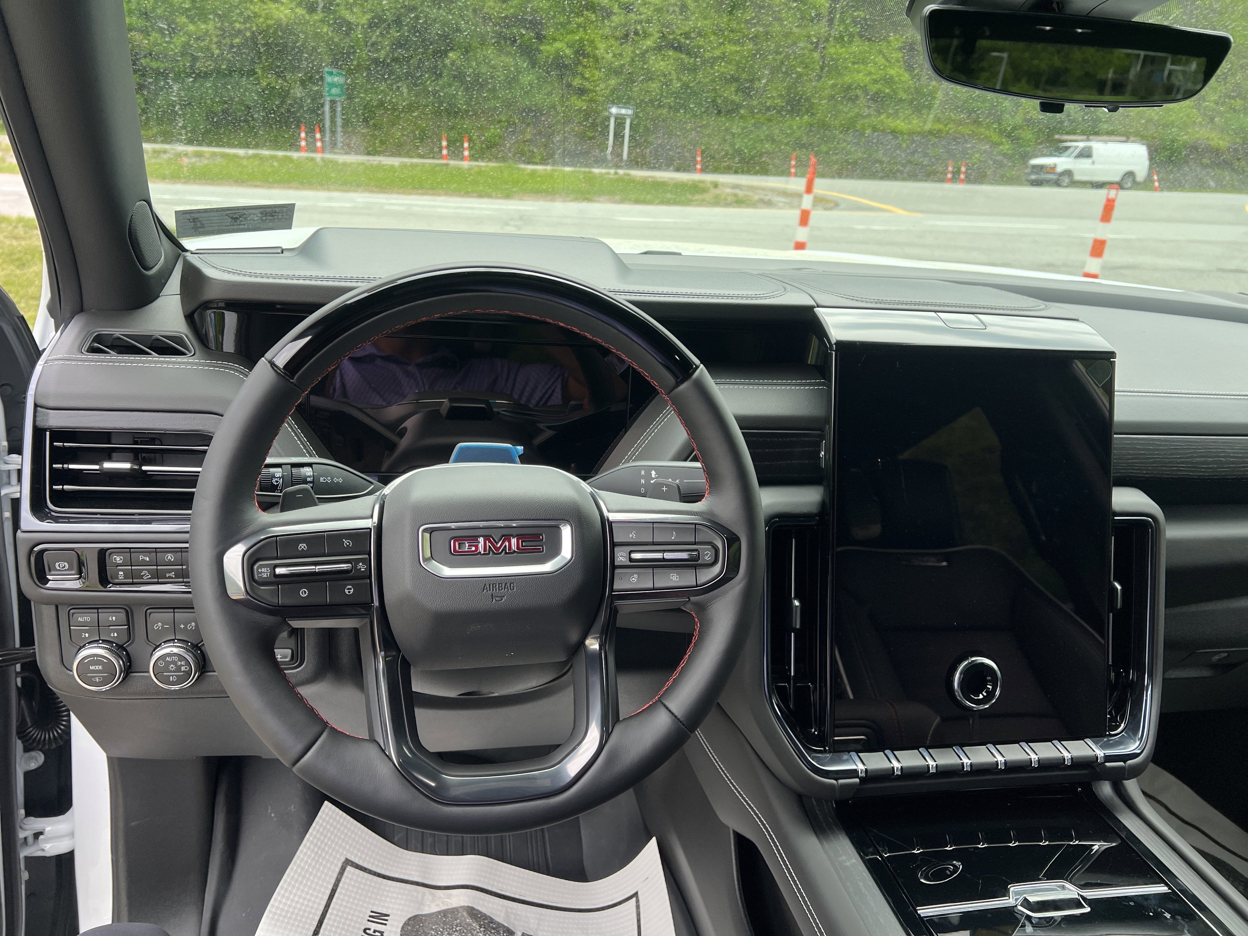 2026 GMC Yukon AT4 Ultimate - Photo 7