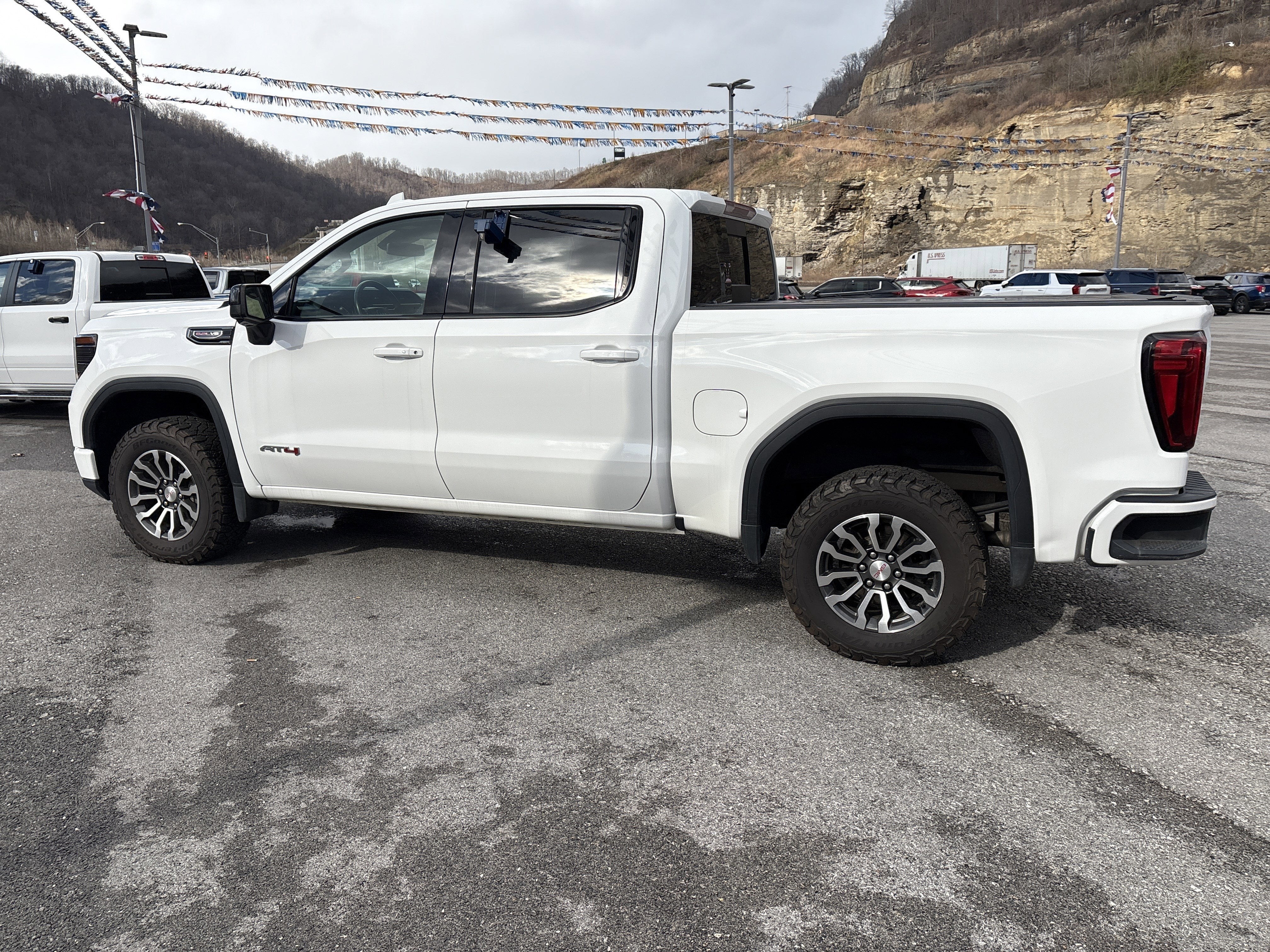2023 GMC Sierra 1500 AT4