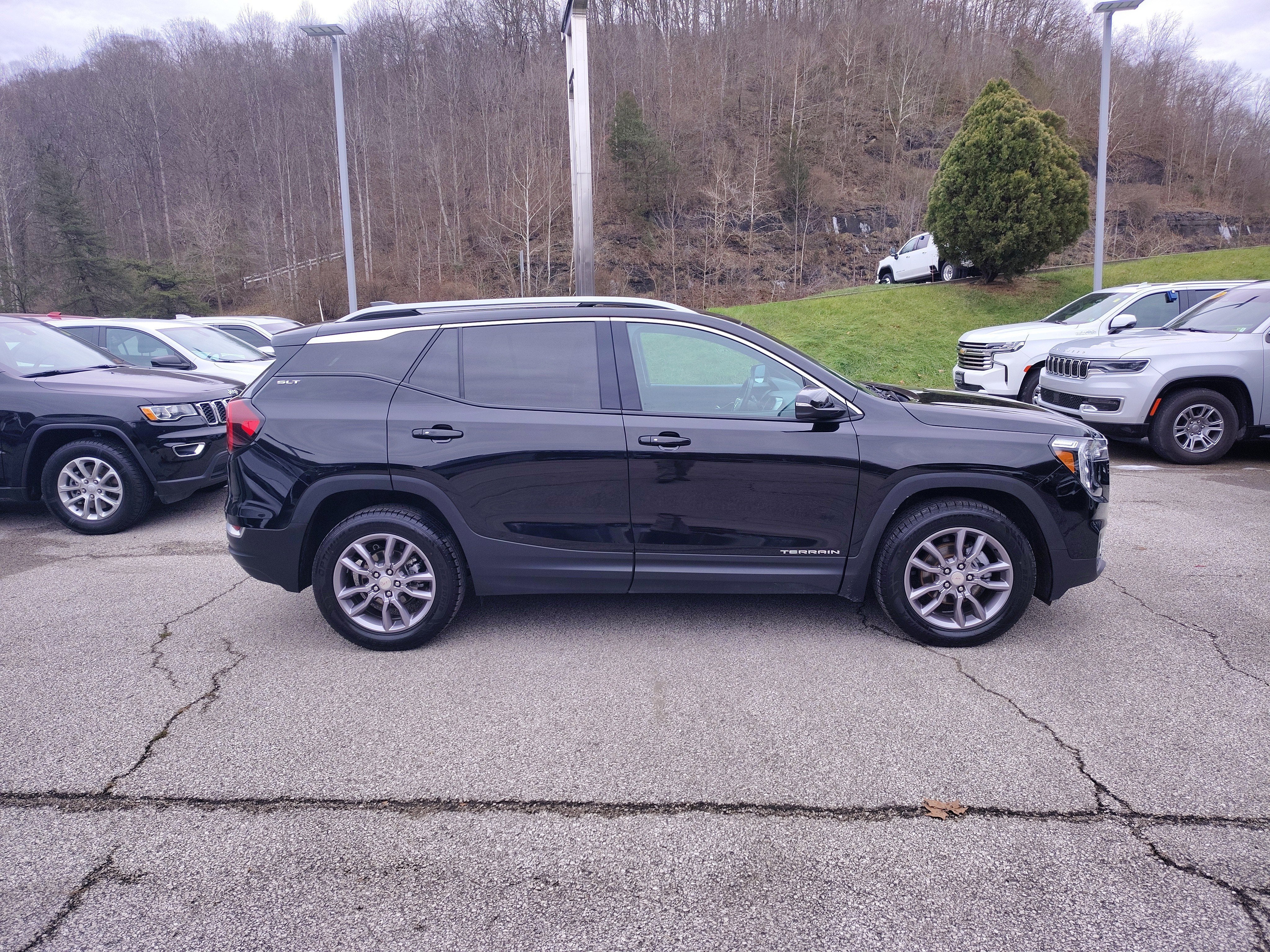2023 GMC Terrain SLT