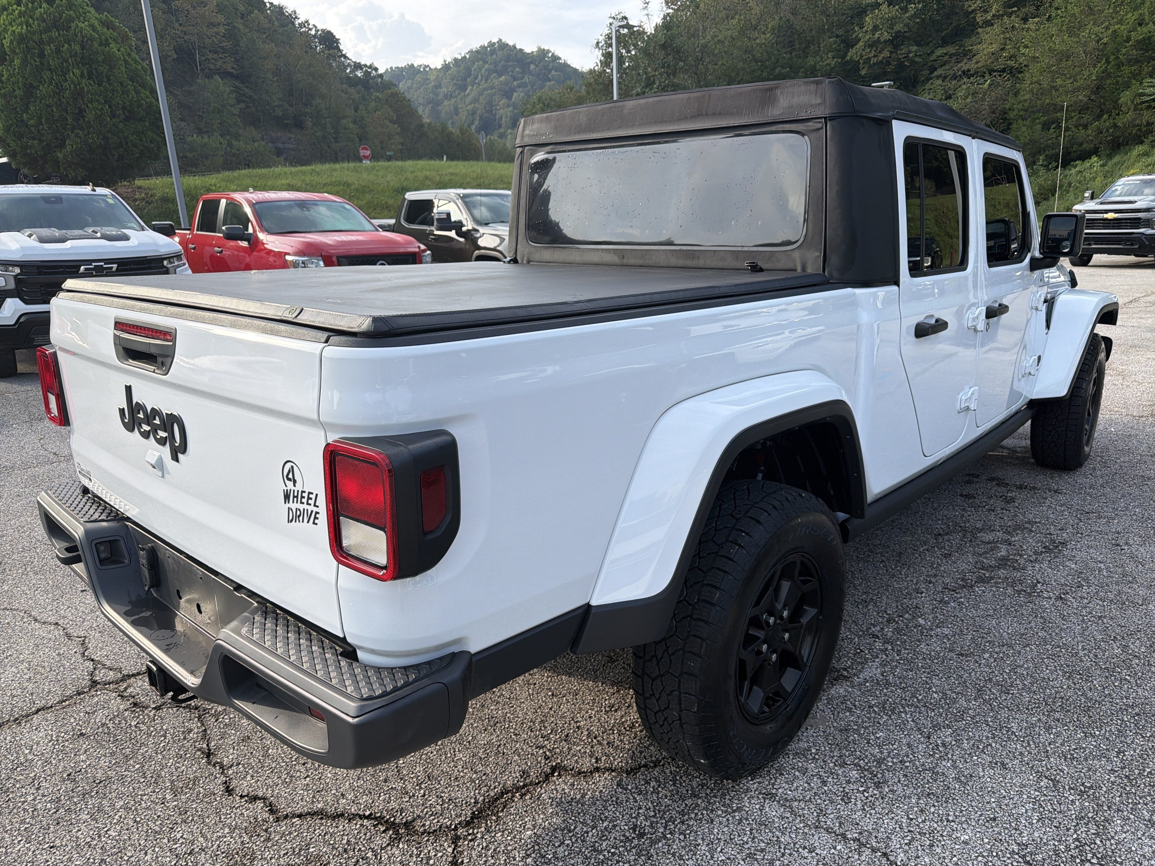 2023 Jeep Gladiator Willys 4x4