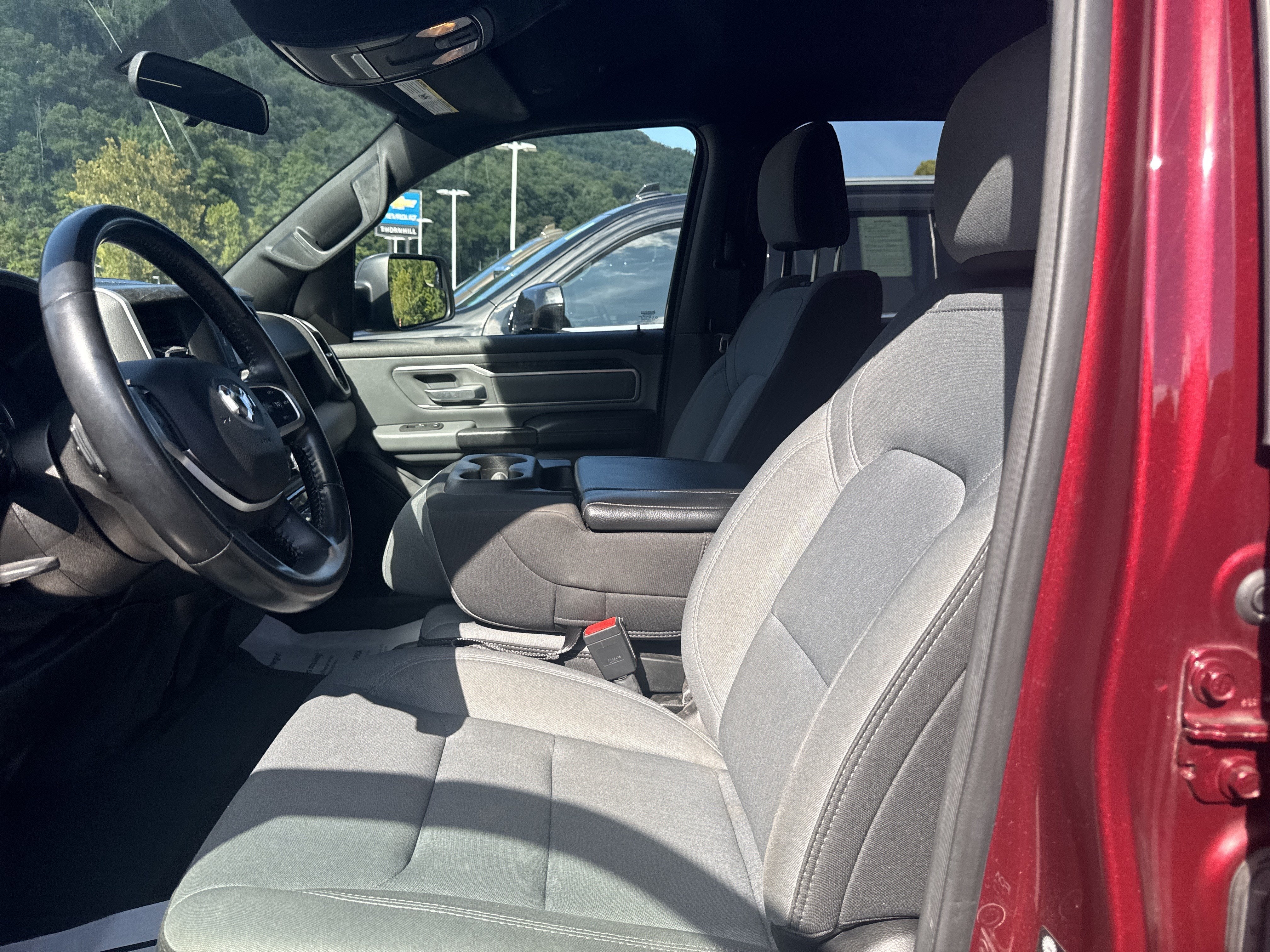 2021 RAM 1500 Big Horn Crew Cab 4x4 5'7" Box