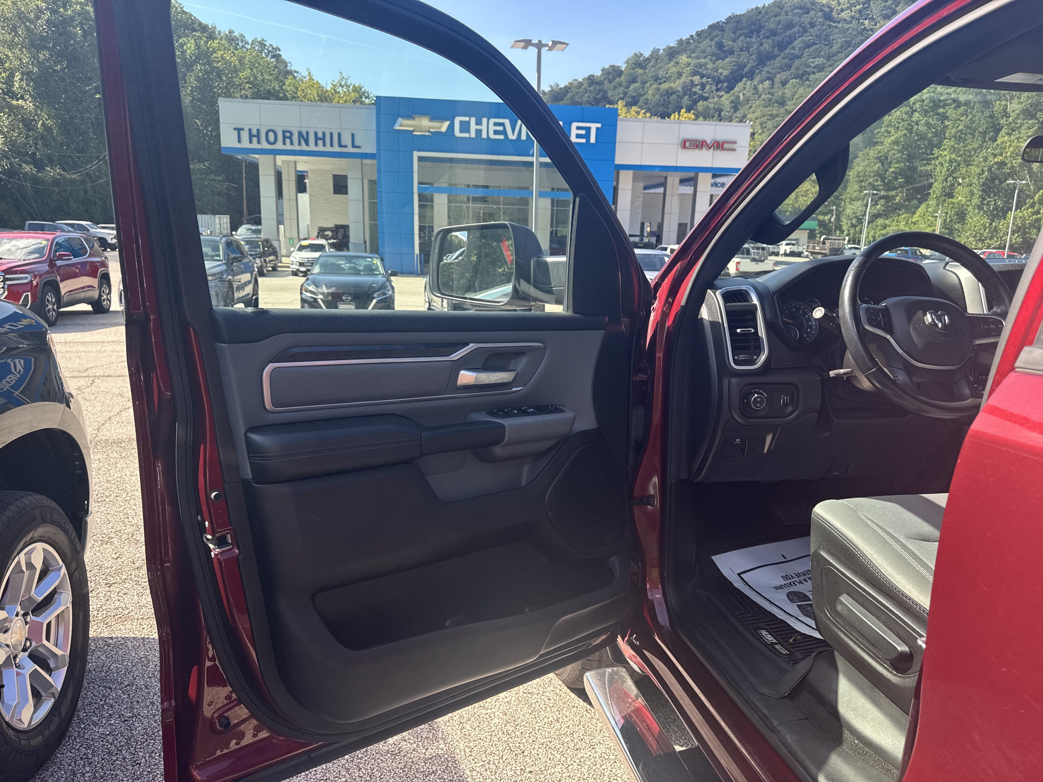 2021 RAM 1500 Big Horn Crew Cab 4x4 5'7" Box