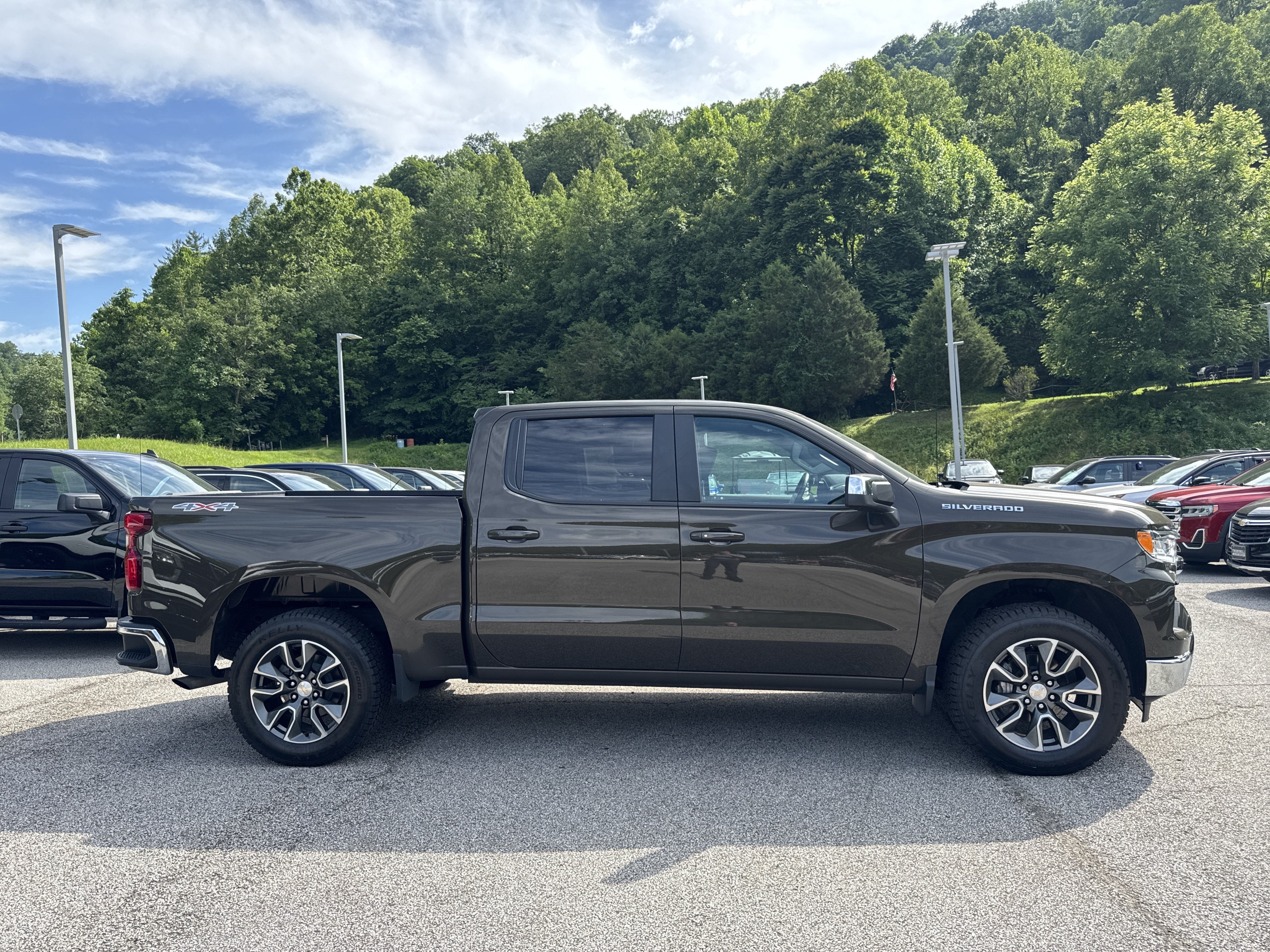 2023 Chevrolet Silverado 1500 LT (2FL)
