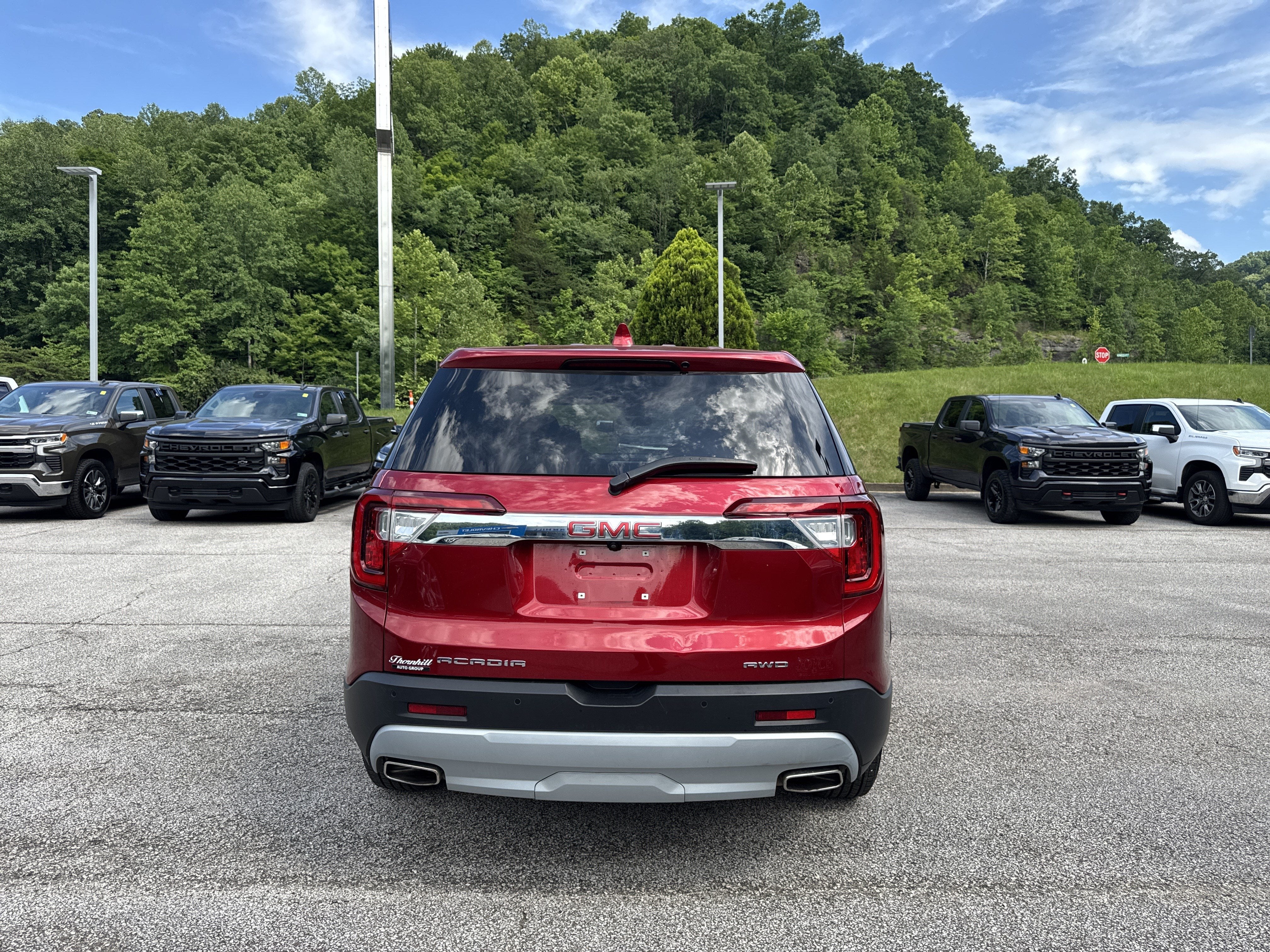 2023 GMC Acadia SLE