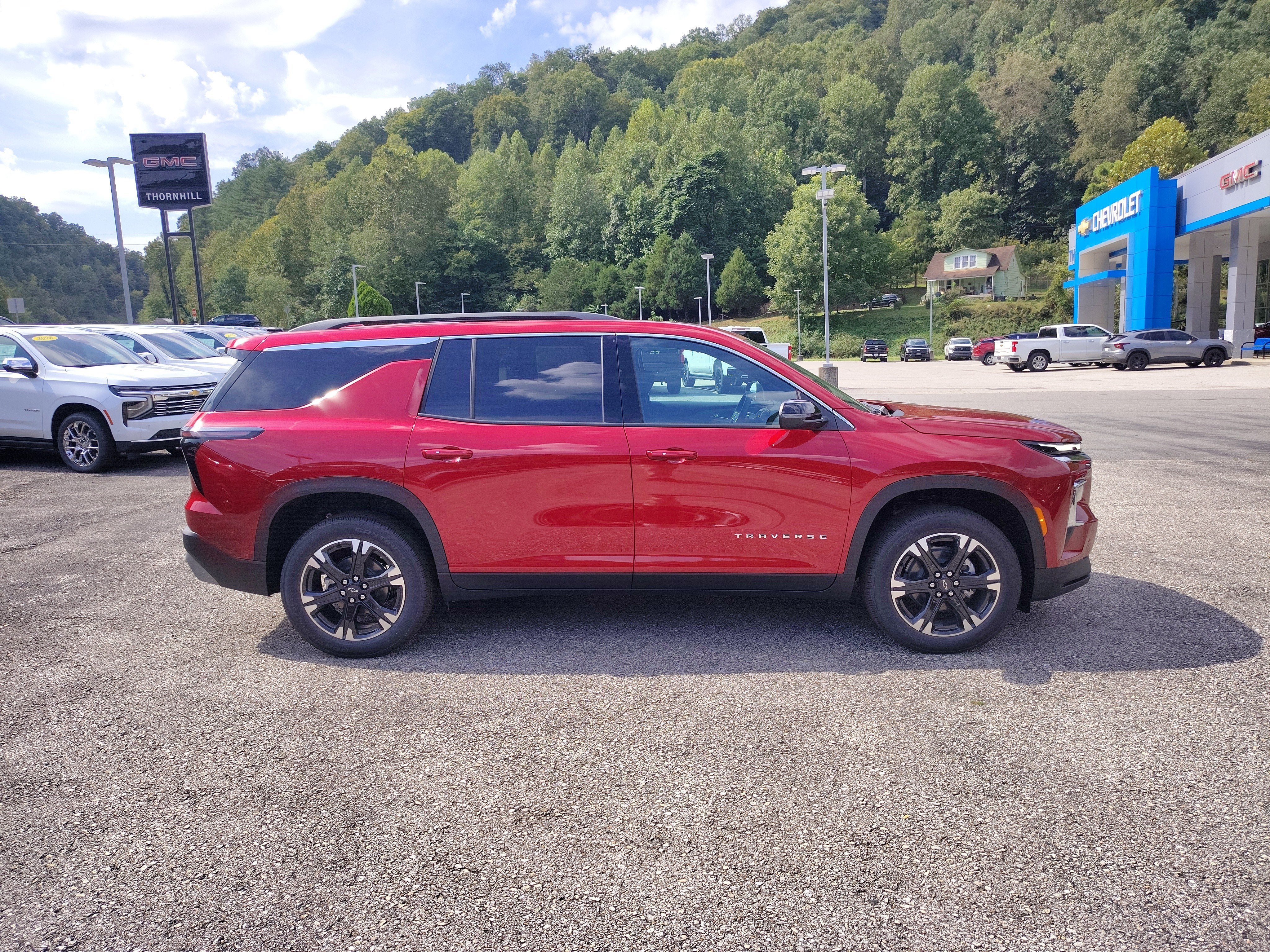 2027 Chevrolet Traverse LT