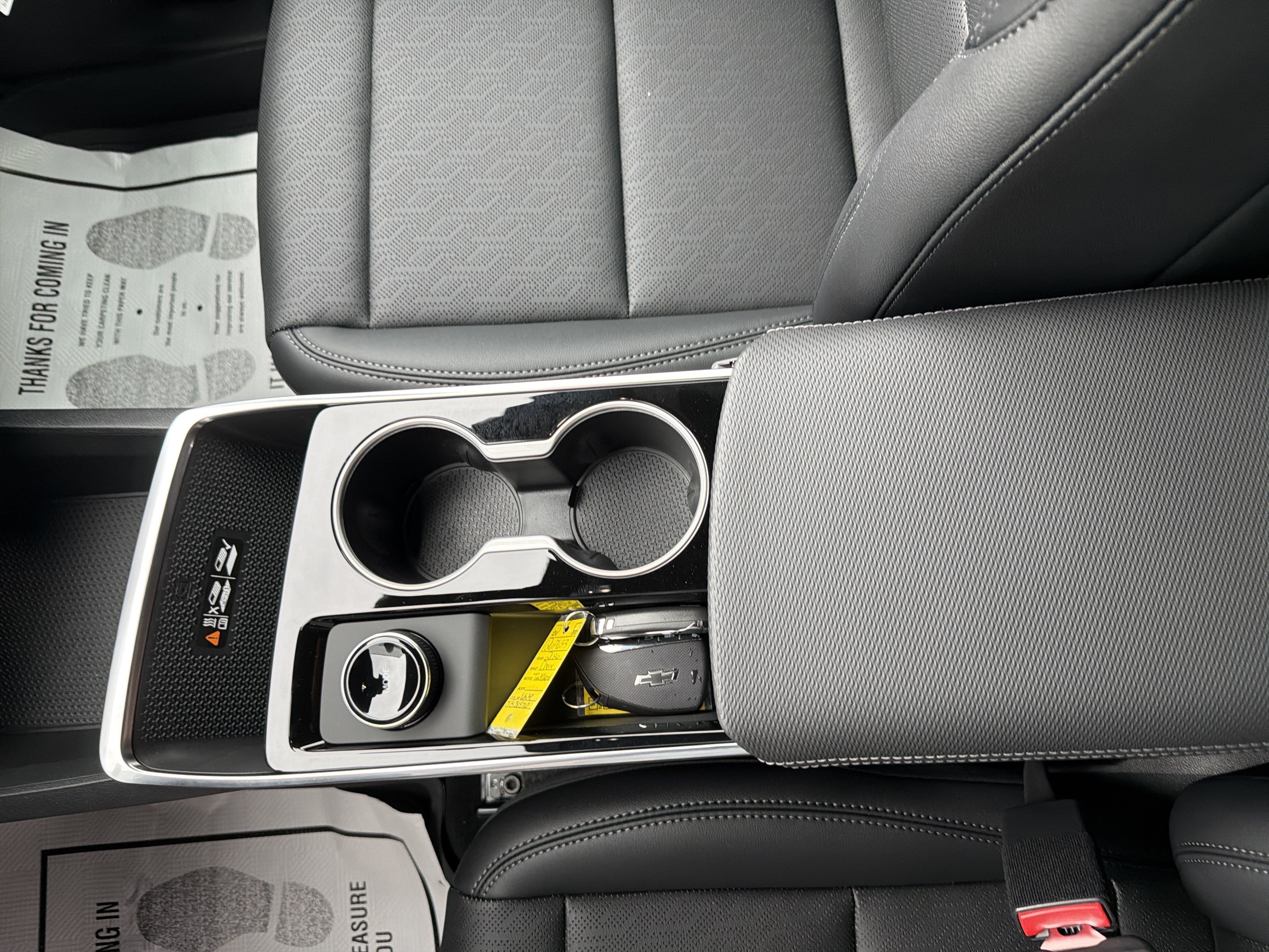 2027 Chevrolet Equinox LT - Photo 13