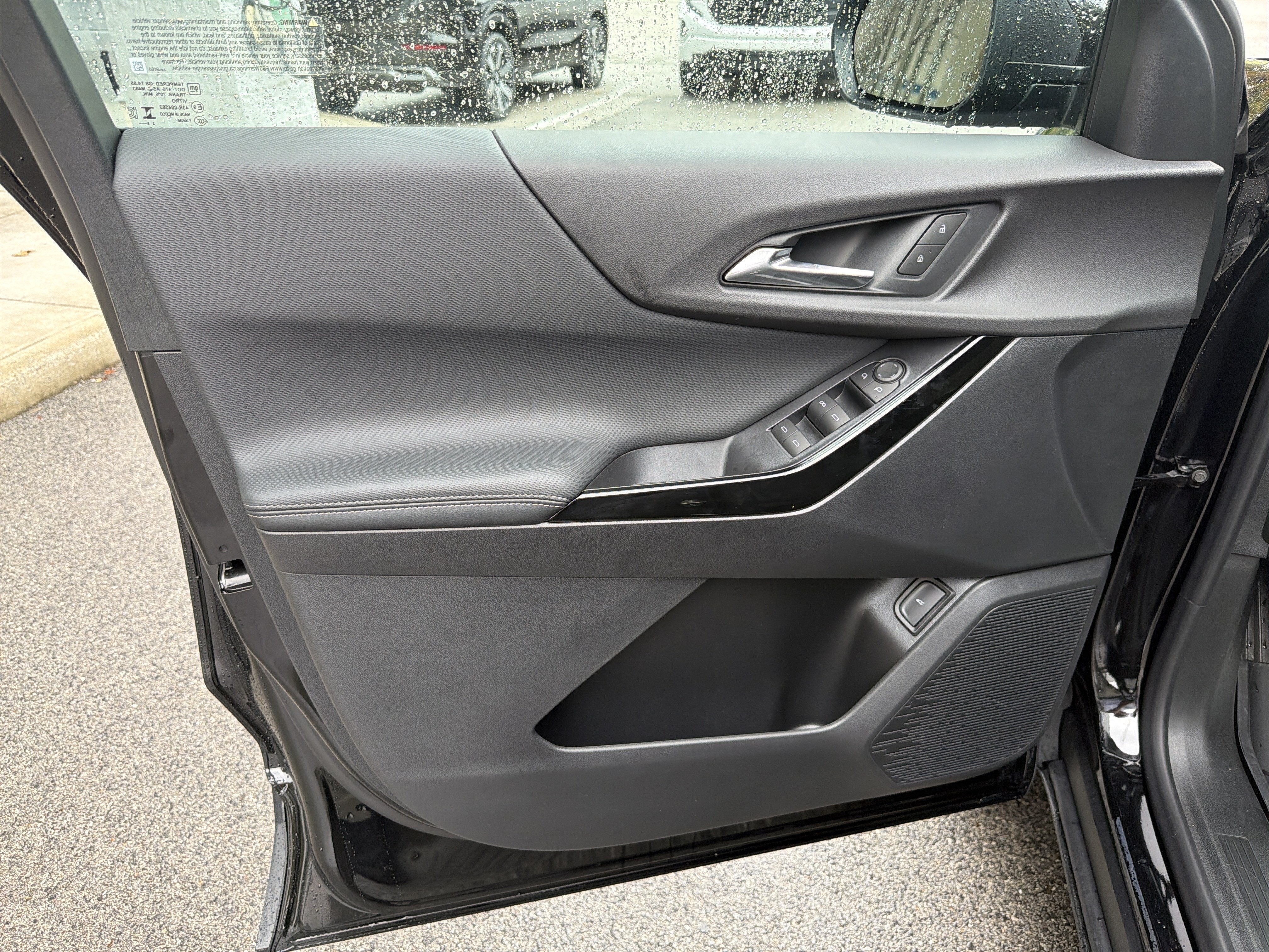 2027 Chevrolet Equinox LT - Photo 15