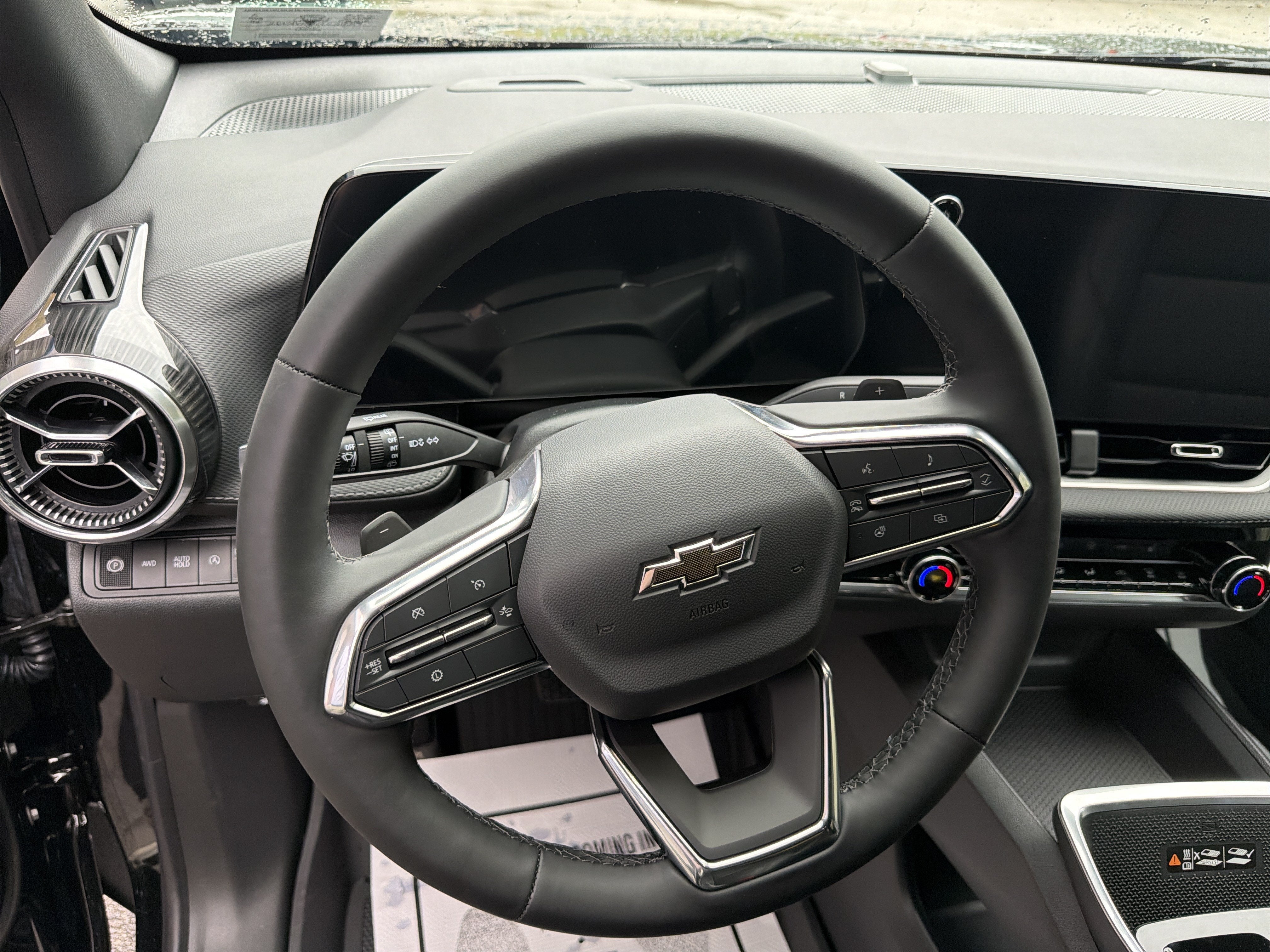 2027 Chevrolet Equinox LT - Photo 17