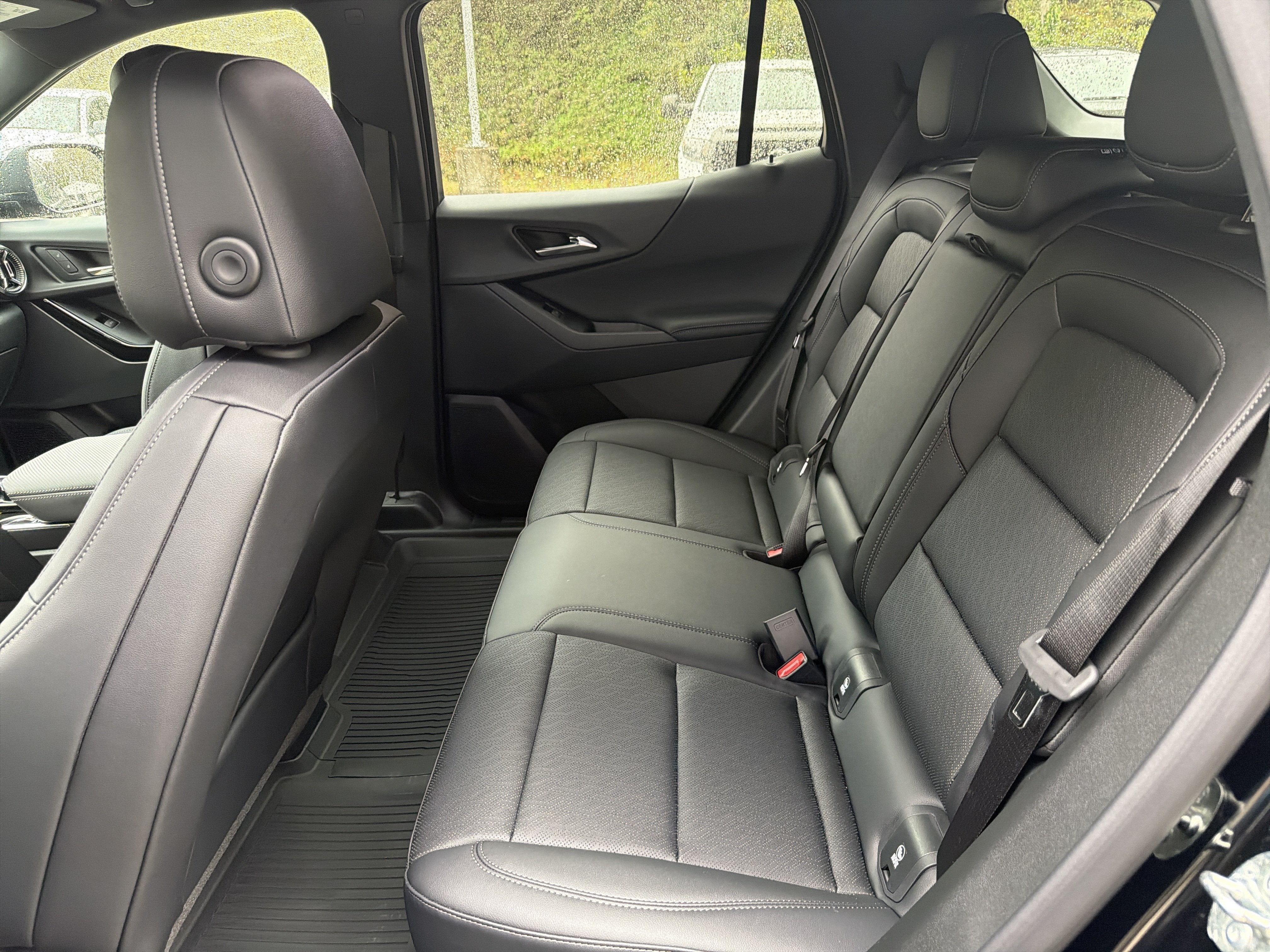 2027 Chevrolet Equinox LT - Photo 19