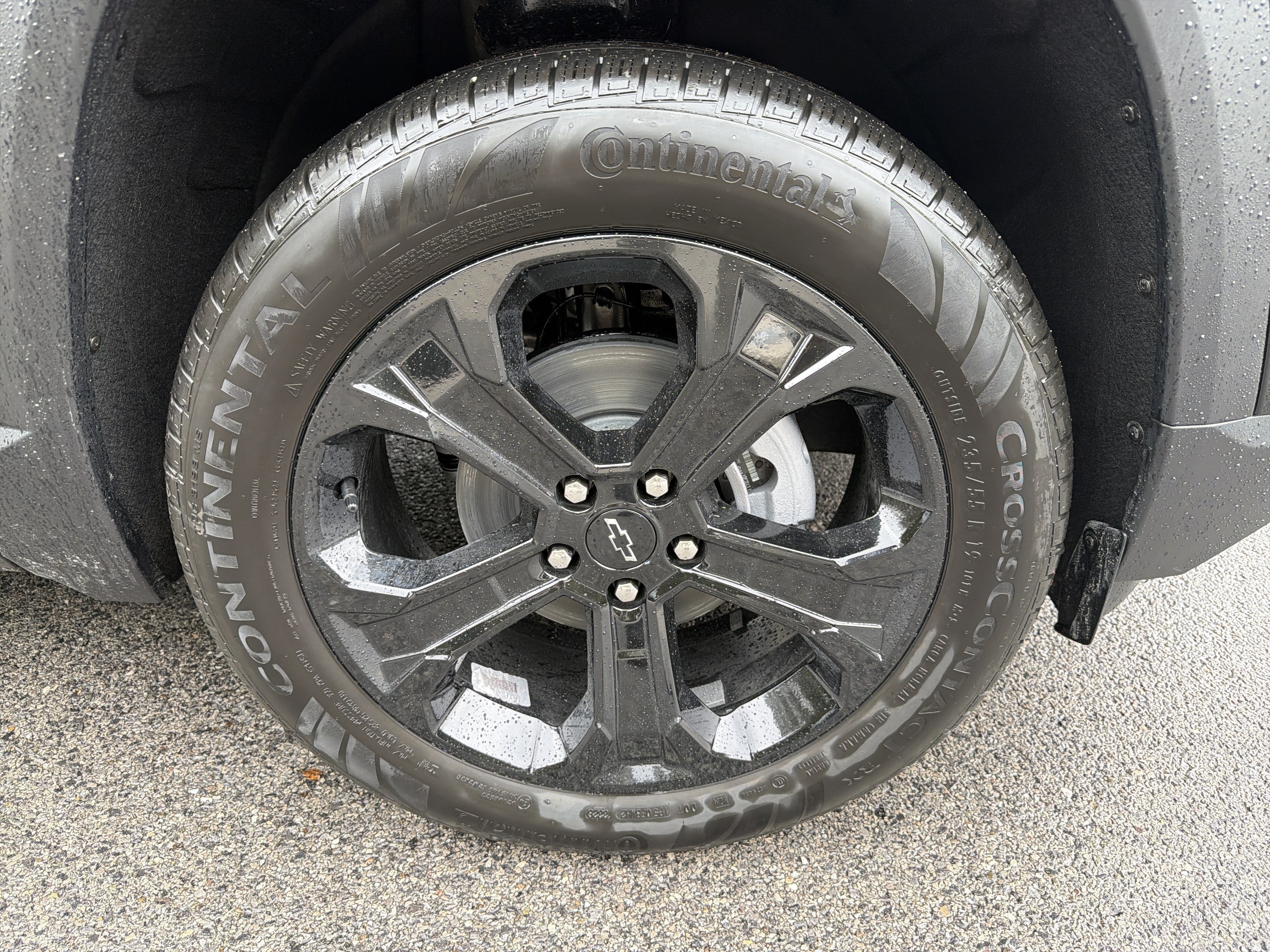 2027 Chevrolet Equinox LT - Photo 8