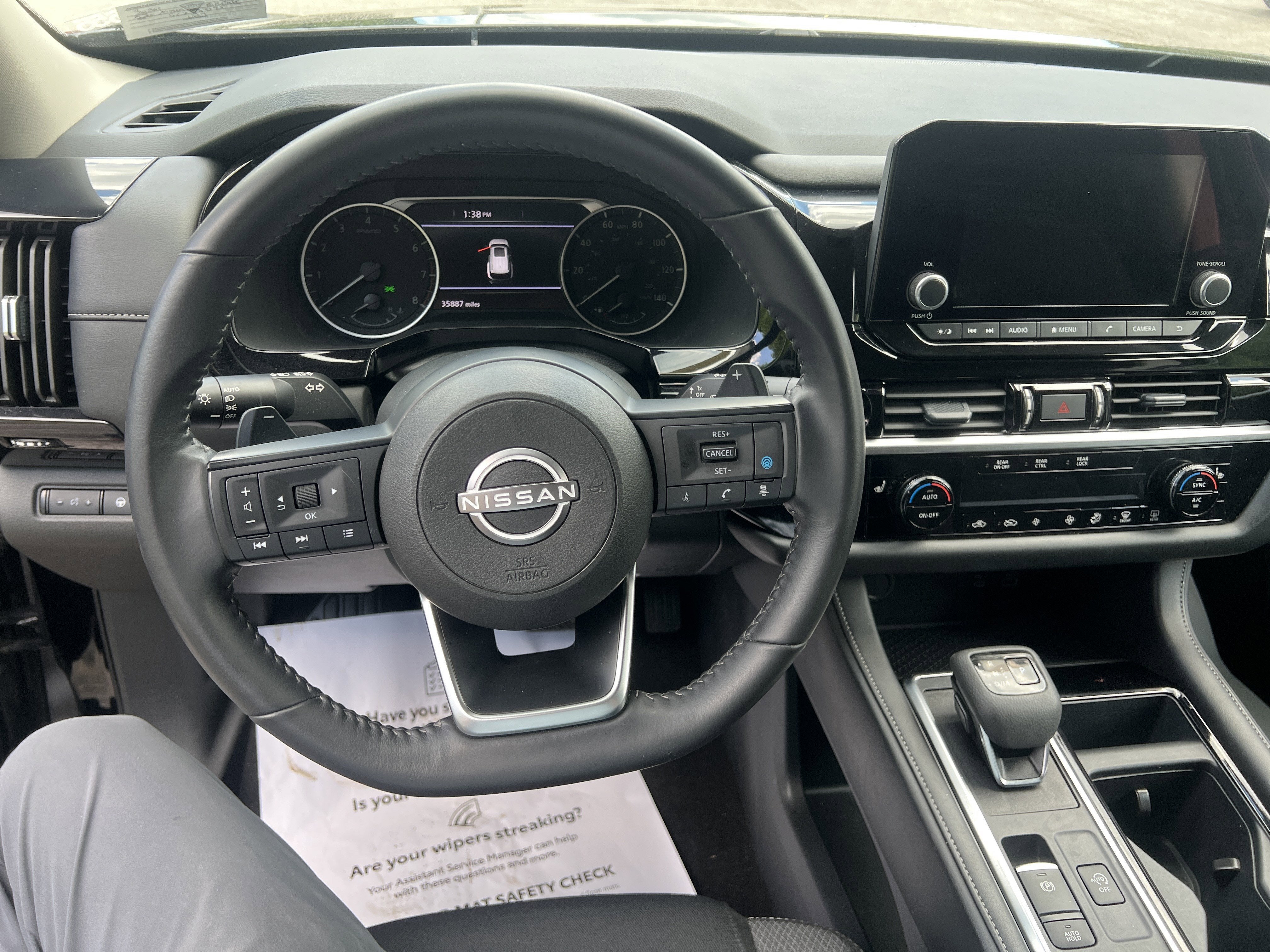 2025 Nissan Pathfinder SV