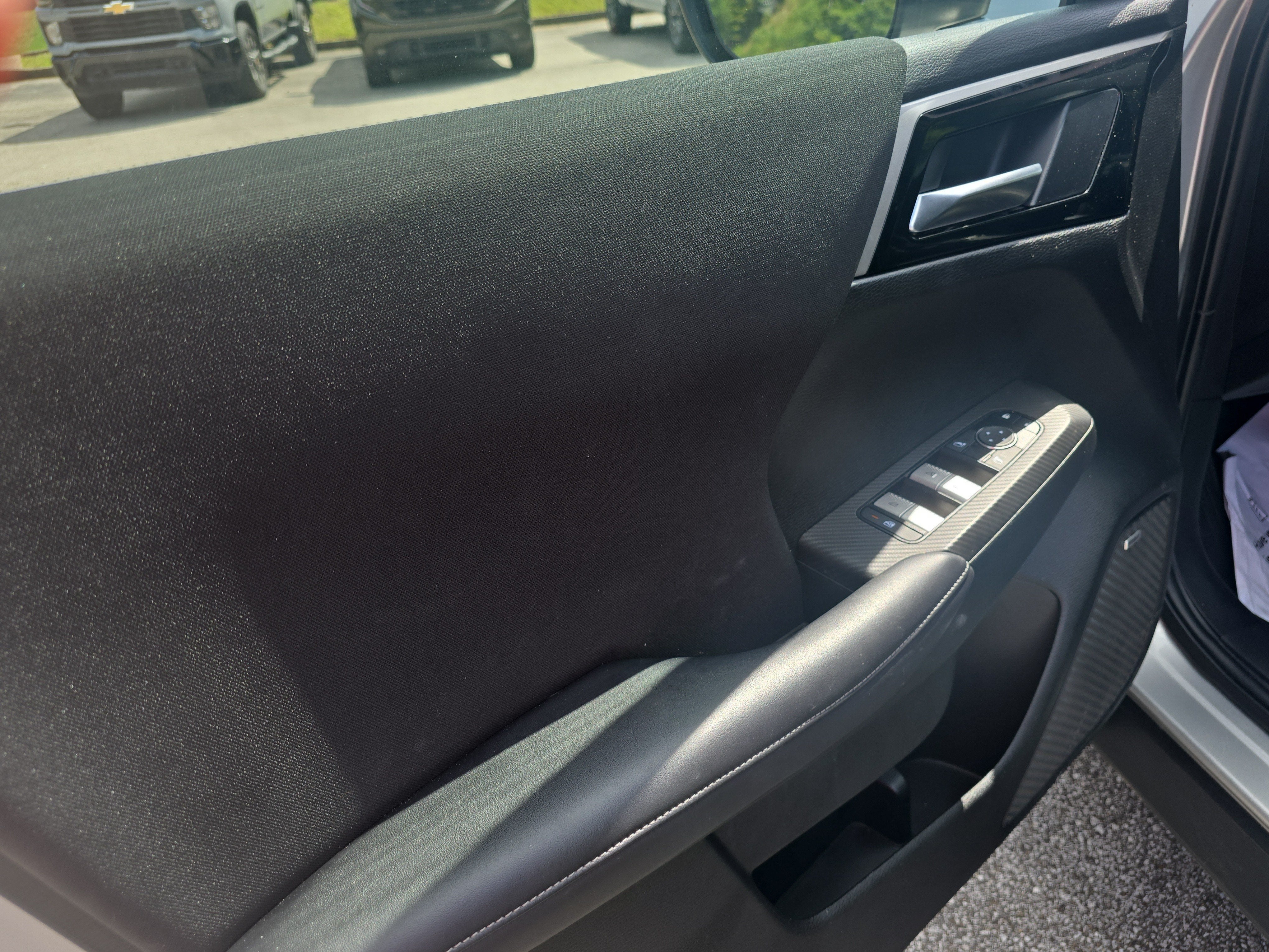 2025 Mitsubishi Outlander ES