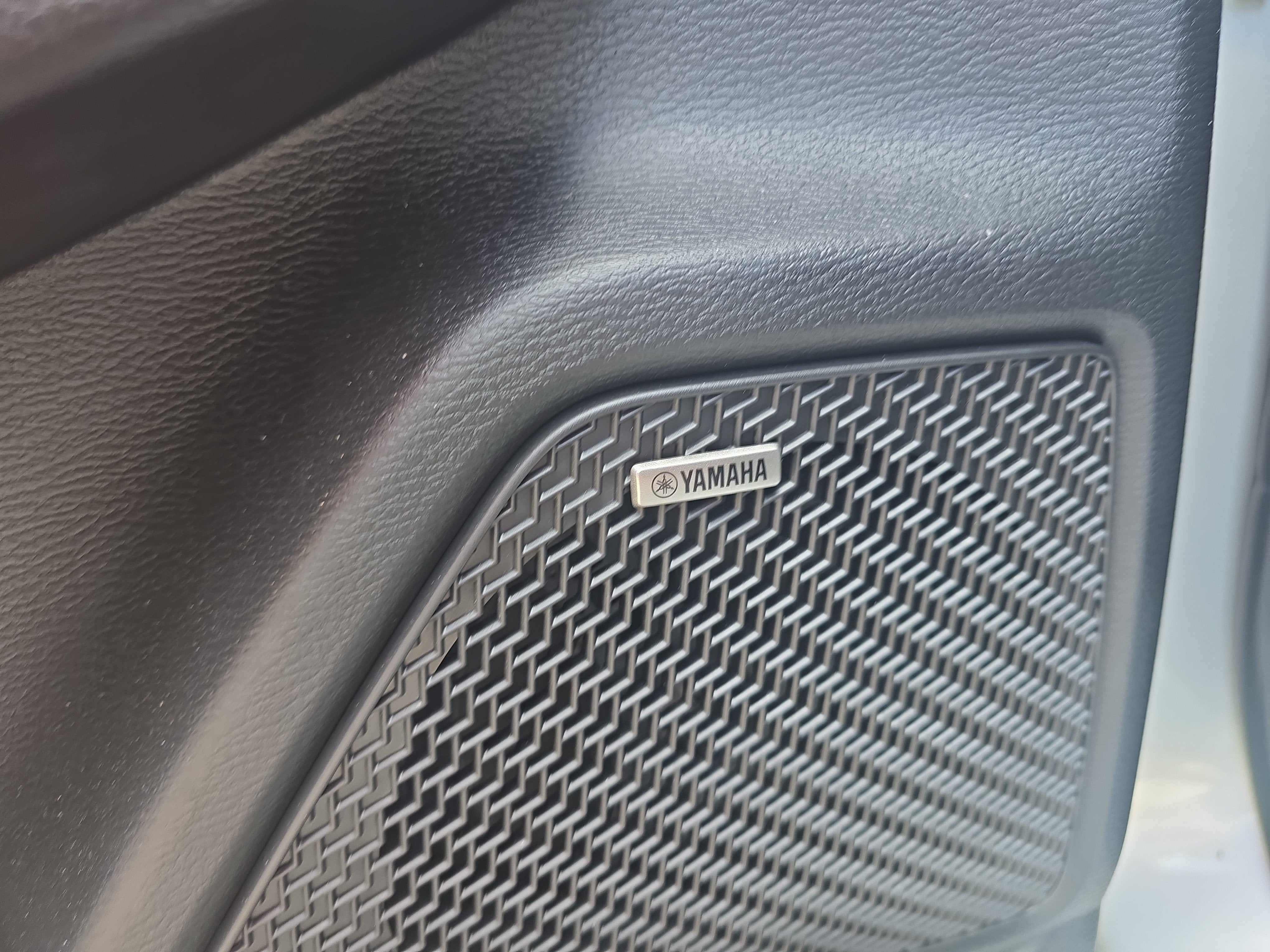 2025 Mitsubishi Outlander ES