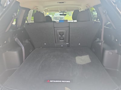 2025 Mitsubishi Outlander ES
