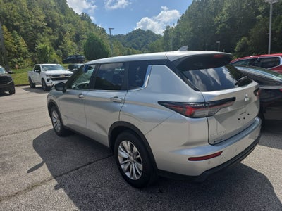 2025 Mitsubishi Outlander ES