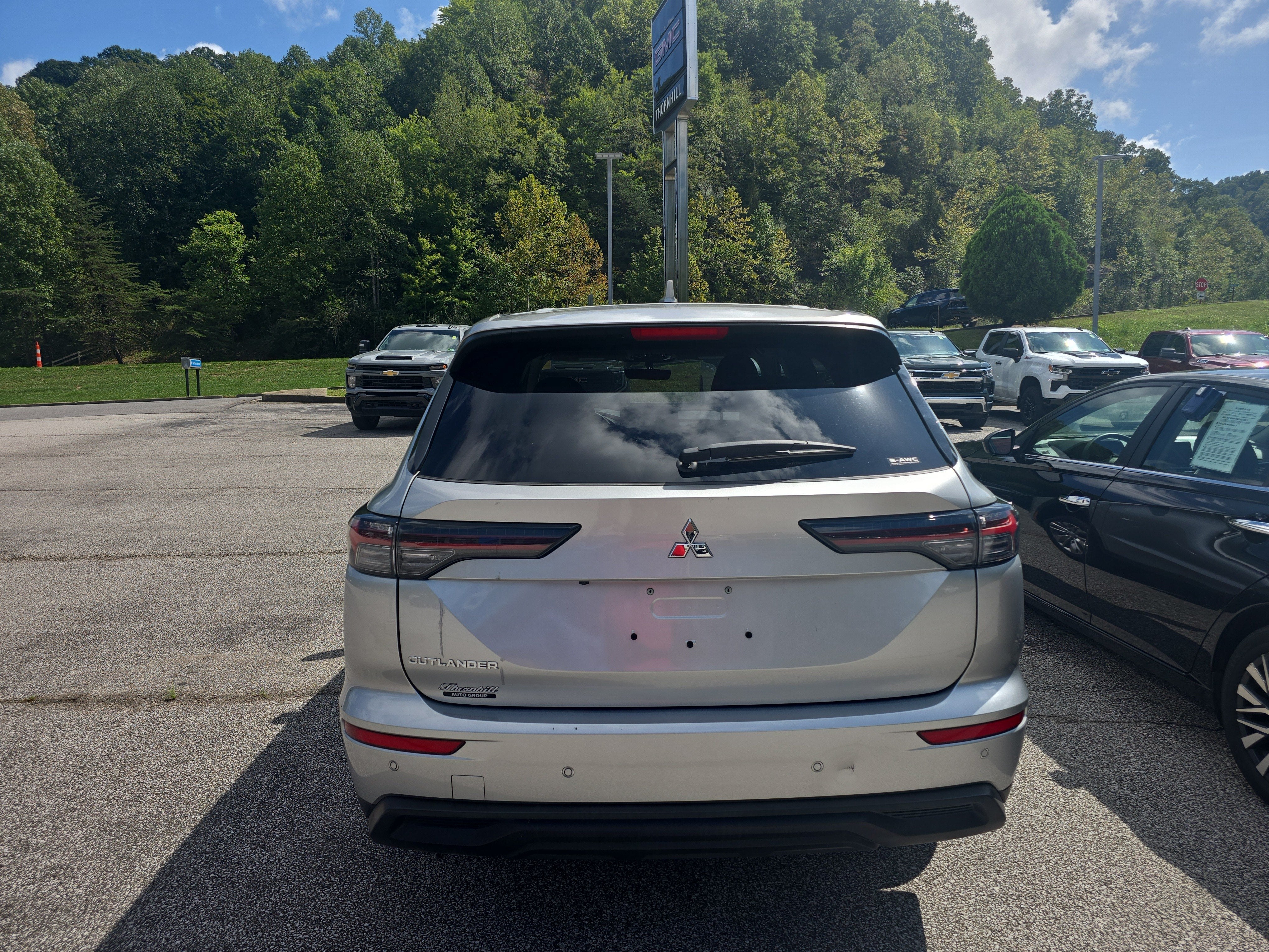 2025 Mitsubishi Outlander ES