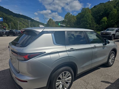 2025 Mitsubishi Outlander ES
