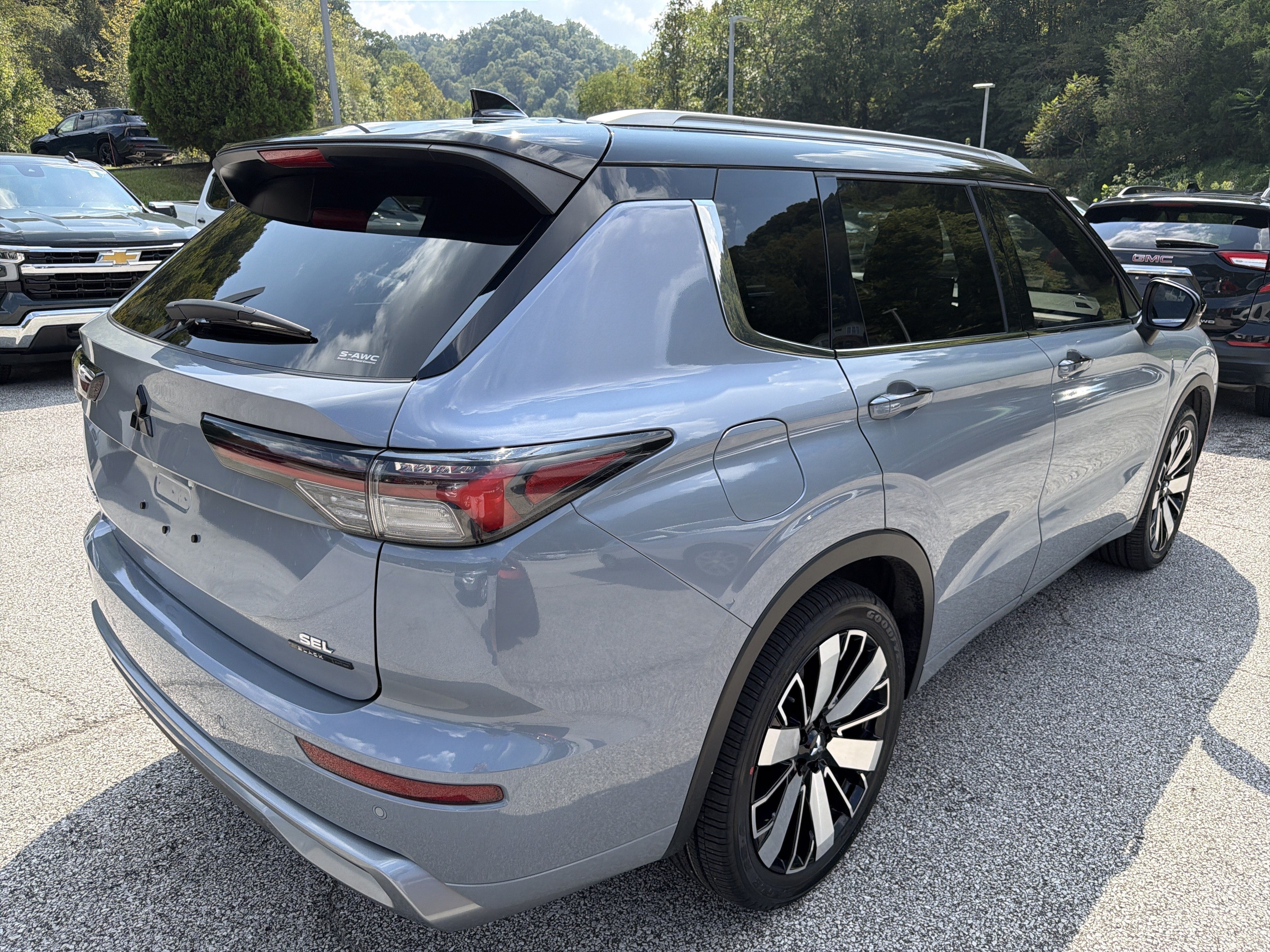 2025 Mitsubishi Outlander SEL
